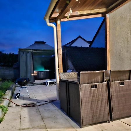 Chez Angela Appartement Avec Terrasse Bbq Et Jacuzzi Fresnes-Sur-Marne Exterior foto