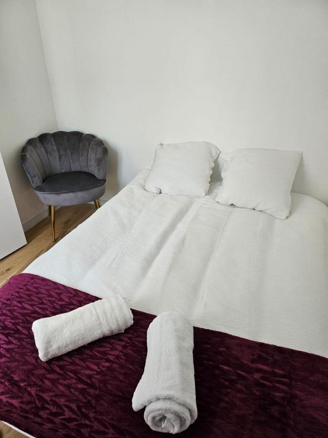 Chez Angela Appartement Avec Terrasse Bbq Et Jacuzzi Fresnes-Sur-Marne Exterior foto